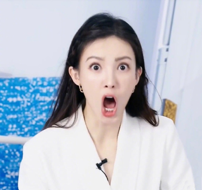 金晨晒|好直率的姐姐！金晨晒童年照回应嘴歪的问题嘴歪怎么了，影响美貌了嘛？