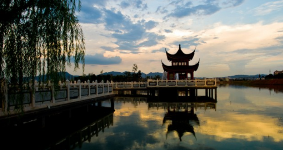 刘辰翁|刘辰翁：他是词学评论家，也是爱国词人，他的词作有怎样的特点？