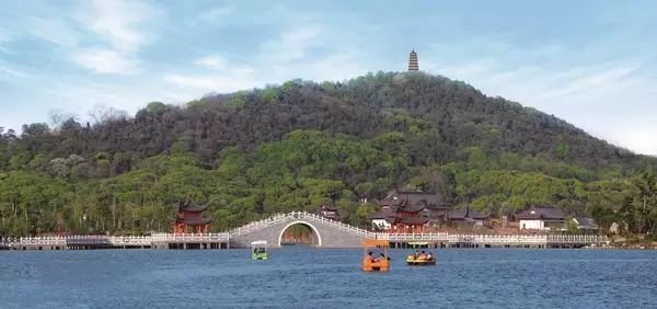 刘辰翁|刘辰翁：他是词学评论家，也是爱国词人，他的词作有怎样的特点？