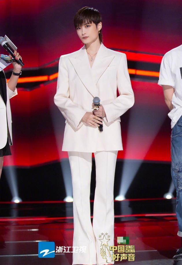 中国好声音|《中国好声音》官宣李宇春为第四个导师，最没资格的其实最有资格