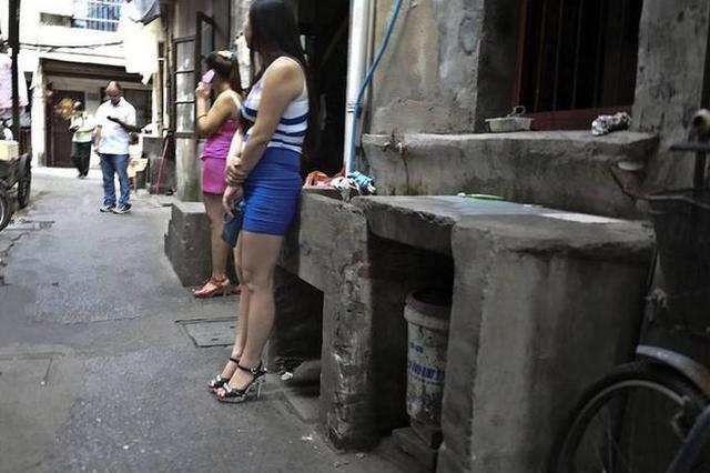 昆明最牛的城中村00后女生从事神秘职业一年城内买房