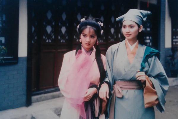 指腹为婚之妻子,只是两人最终并没走到一起,列枫最后嫁给了孤竹无名