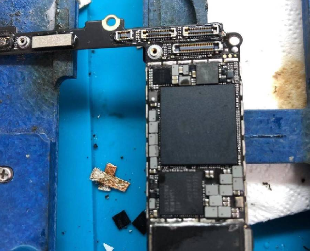 iphone8p手机扩容失败导致无法开机板层通病搬板大拯救完美复活