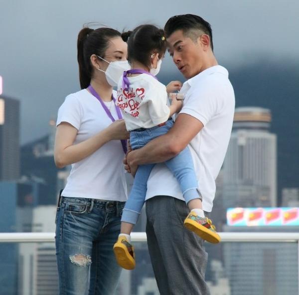 方媛|方媛和闺蜜带香槟美食聚会玩乐，晒婚戒力证与郭富城恩爱如初