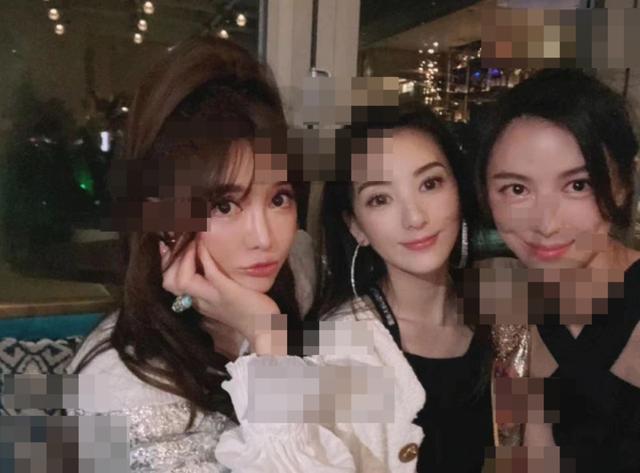 方媛|方媛和闺蜜带香槟美食聚会玩乐，晒婚戒力证与郭富城恩爱如初