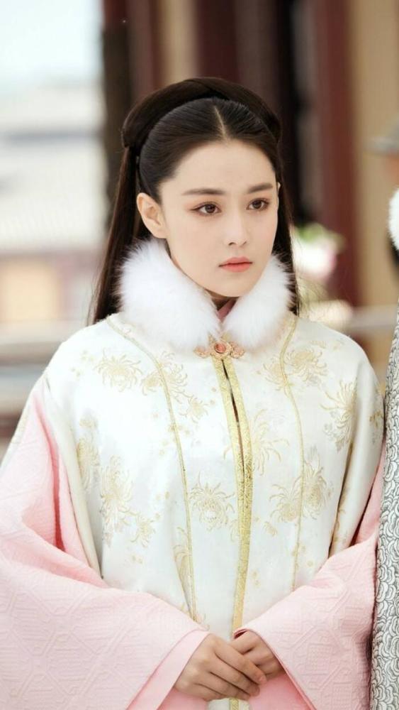 张馨予和丈夫因综艺相识,今恩爱令人羡,网友:多谢李晨不娶之恩