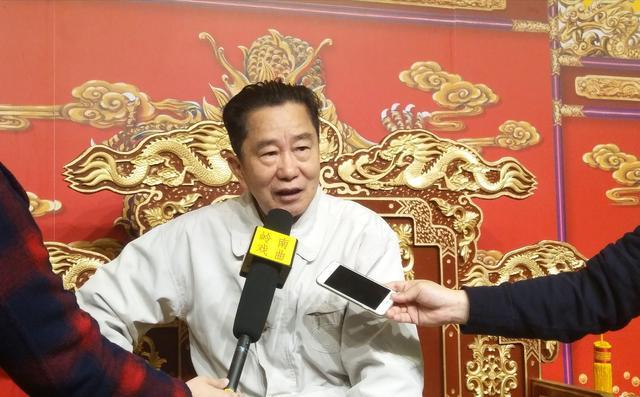 文武丑生.国家一级演员.主要作品有《活捉张三郎》.