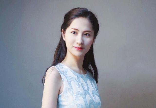 现代才女:你的气质里,藏着你读过的书走过的路