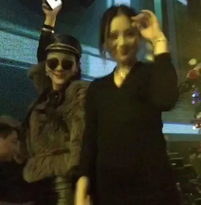 方媛|风波后，方媛带俩女儿散步做美食，被港媒指讨好郭富城不敢偷懒抢镜