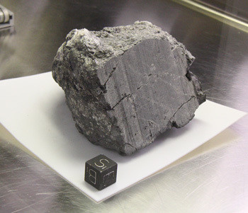 月球起源|新研究挑战月球起源说