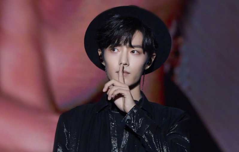 肖战|肖战逛街视频一出，包包断货，咖啡店火爆，普通销售拍马也赶不上