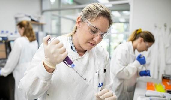 新冠疫苗|澳大利亚承认在新冠疫苗的研发上远远落后，要求世界各国尽快共享