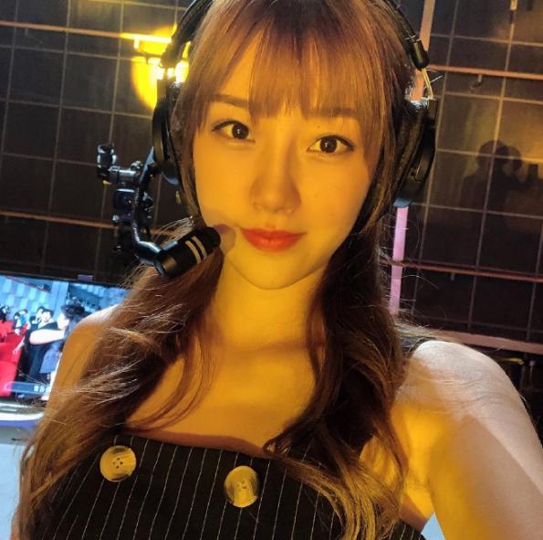 继刘思瑶后,又一位女主播线下暴露大脸盘子