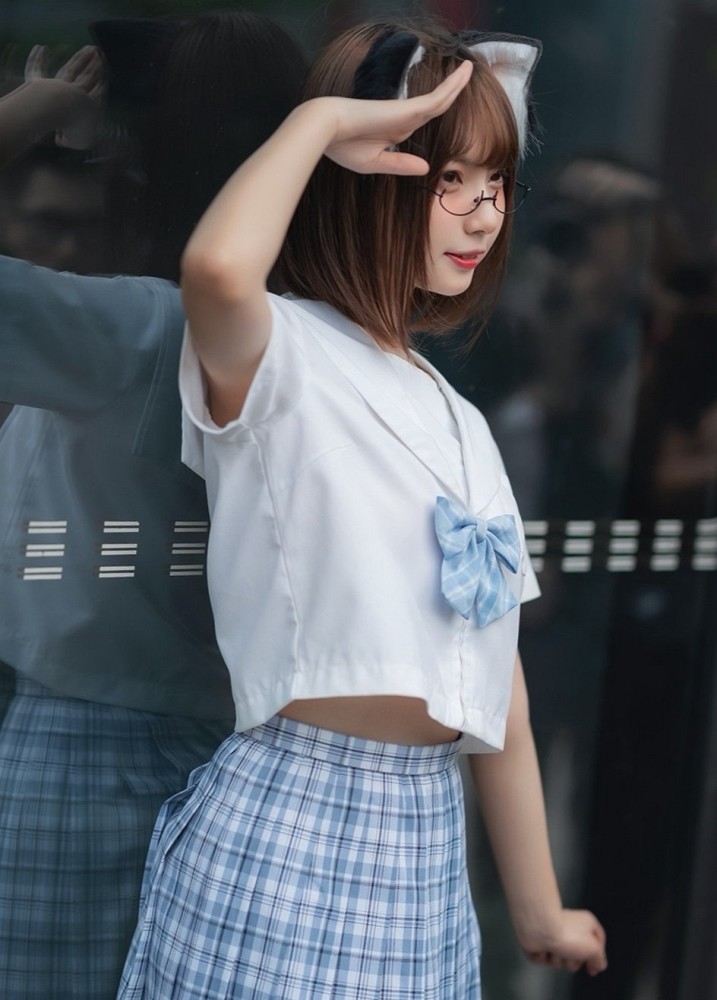 穿上jk制服已美得犯规 头上竟然还暗藏 抢眼神器 腾讯新闻