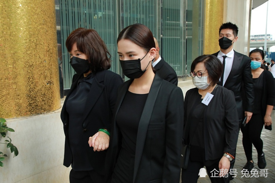 三太|何超莲窦骁公开秀恩爱，拍摄者是三太？窦骁获“准丈母娘”认可