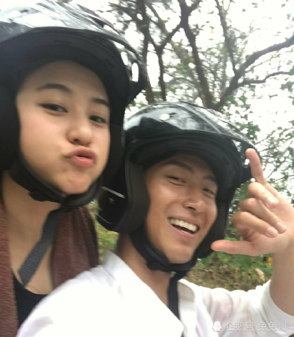 三太|何超莲窦骁公开秀恩爱，拍摄者是三太？窦骁获“准丈母娘”认可