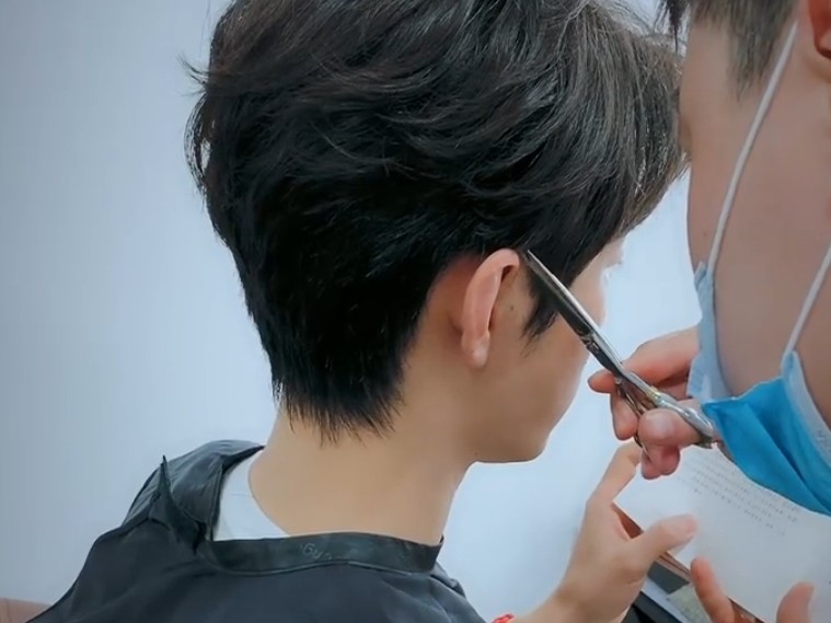 余生请多指教|肖战工作室更新日常，3个细节知道他过的还好，《余生》开始预热