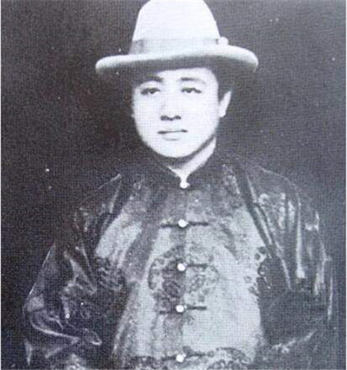 发妻|丈夫疼惜发妻太累，找16岁姑娘当丫鬟，5年后丫鬟却怀上丈夫孩子