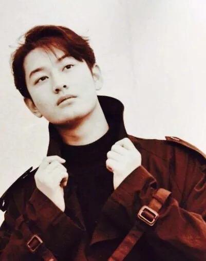 黄晓明他是内地最年轻影帝穿4年女装被金庸炮轰只演得好一种角色