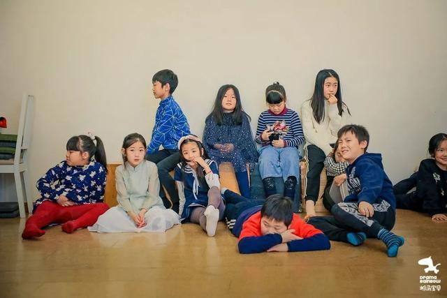 徐化|为抓马拍纪录片的导演说，抓马宝贝是一家奇怪的公司？