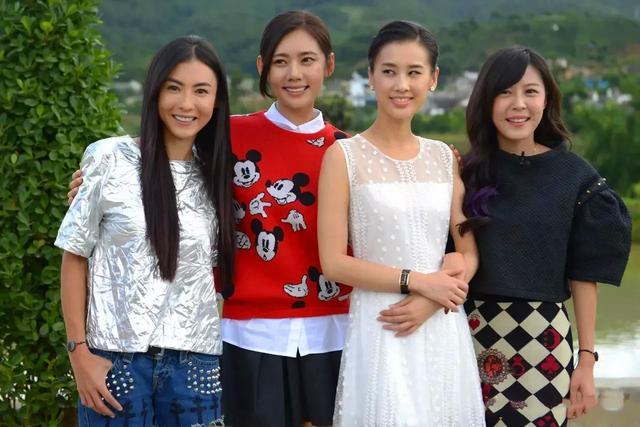 包租婆|无法重拍的瞬间：年轻的包租婆美到惊艳，图9骑摩托车的蔡明长发飘飘