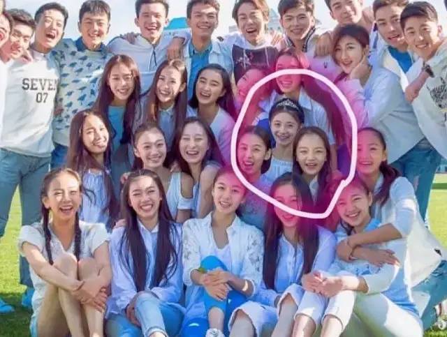 张艺谋|搭档千玺，碾压小黄鸭，00后最强资源花出现了！