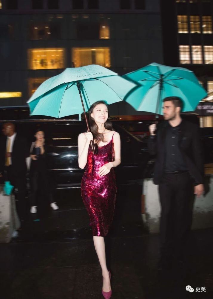 张艺谋|搭档千玺，碾压小黄鸭，00后最强资源花出现了！