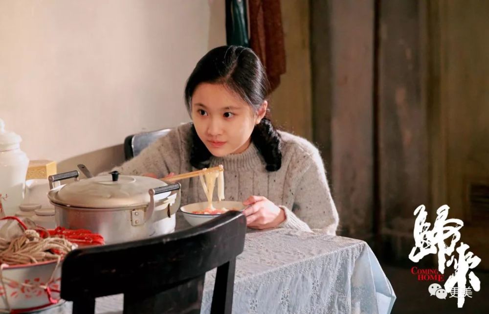 张艺谋|搭档千玺，碾压小黄鸭，00后最强资源花出现了！