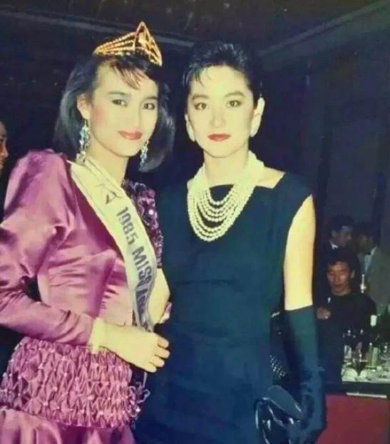 包租婆|无法重拍的瞬间：年轻的包租婆美到惊艳，图9骑摩托车的蔡明长发飘飘