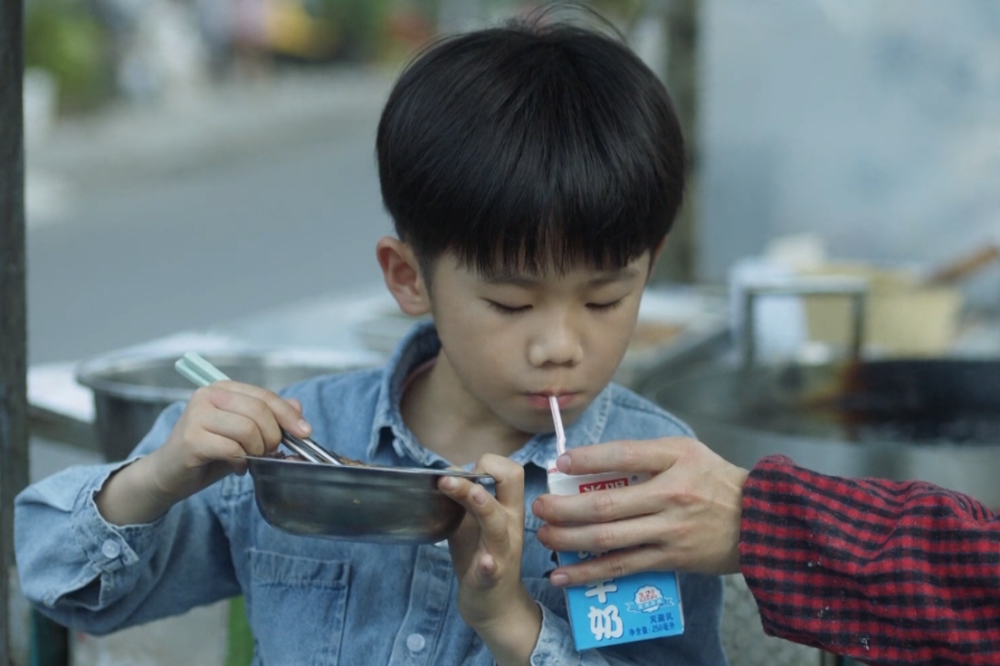 三十而已|《三十而已》：葱油饼一家幸福生活是骗局，现实中都想活成顾佳