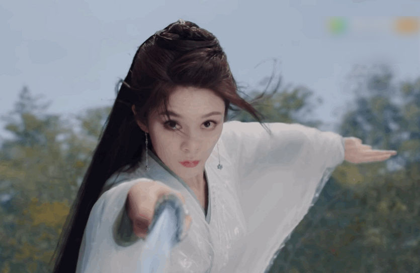 且听凤鸣|《且听凤鸣》开播即火，杨超越演技却引争议，粉丝评价很客观