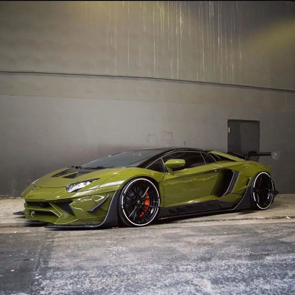 土豪花费200万给兰博基尼超跑改装宽体,改完以后颜值没谁了!
