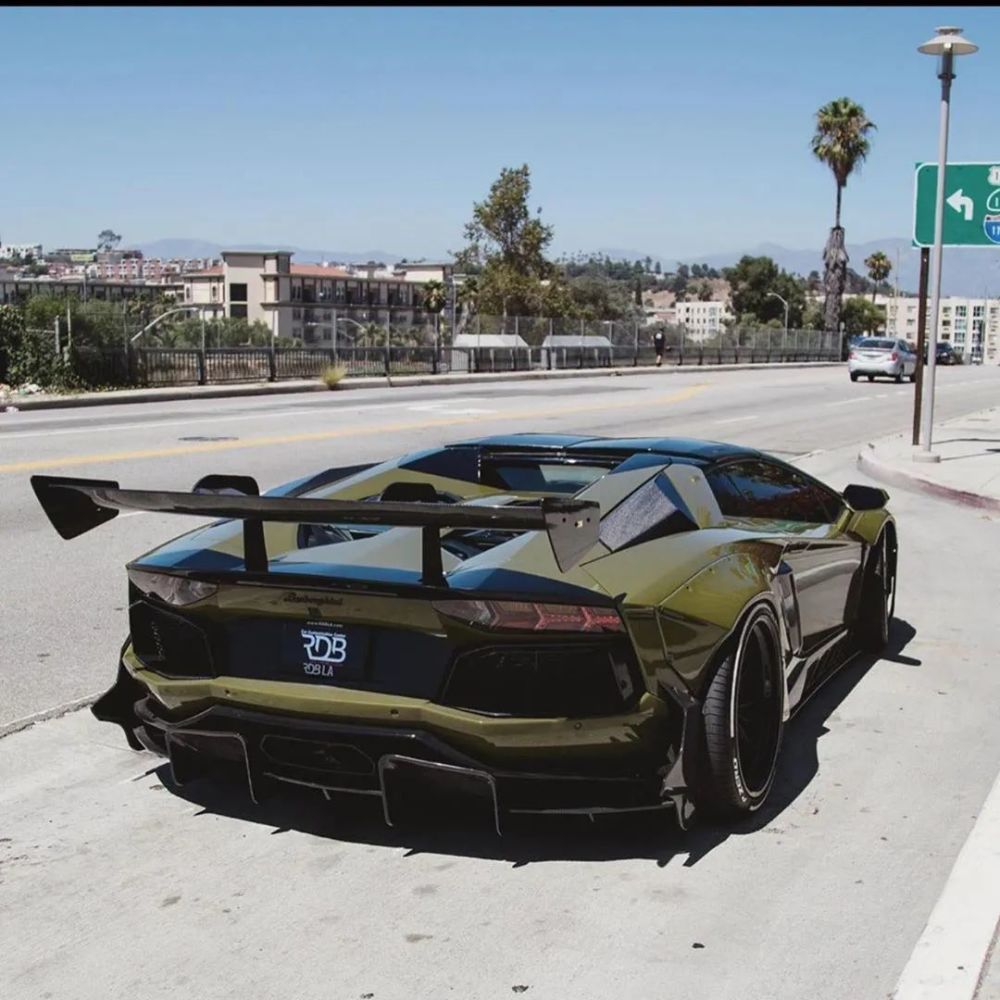 土豪花费200万给兰博基尼超跑改装宽体,改完以后颜值没谁了!