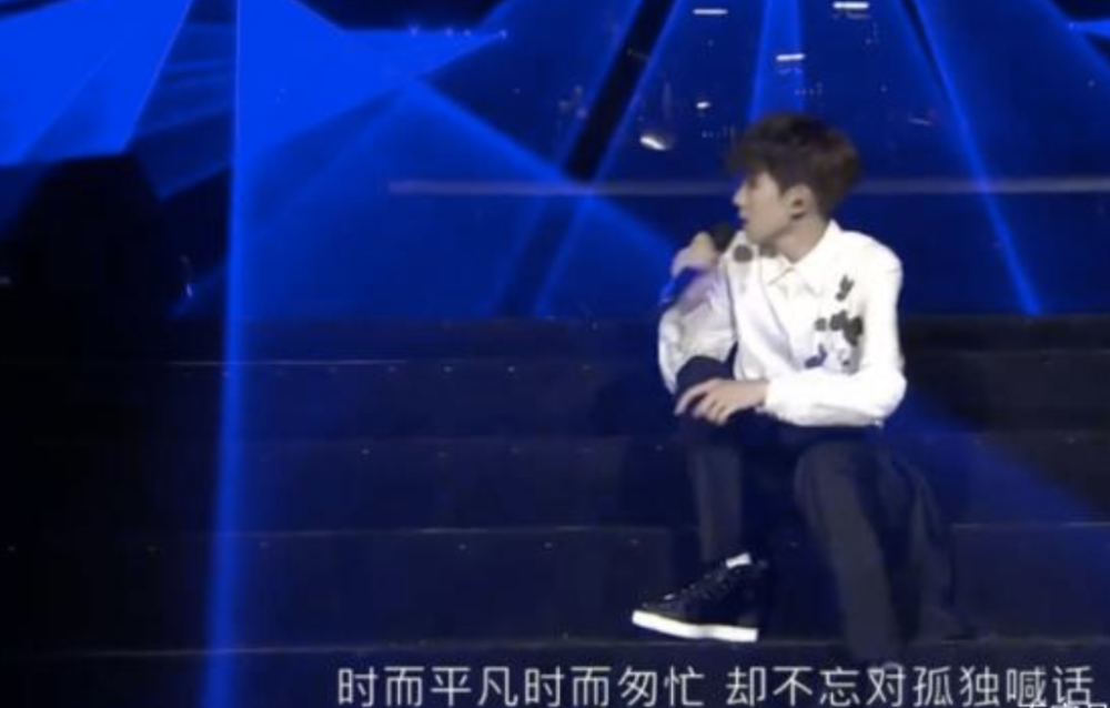 王源|王源最新mv有爆破环节！导演爆料拍摄细节，粉丝担心又敬佩