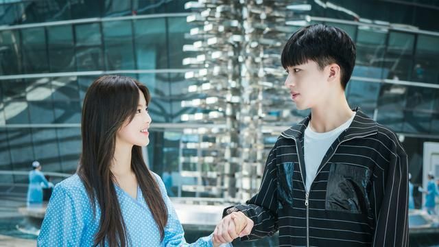 且听凤鸣|《且听凤鸣》刚播，杨超越又一爱情剧将播，男主颜值不输徐开骋