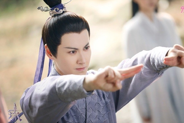 而李俊逸饰演的钟敏言,是一个很好的人.