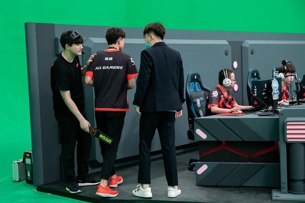 常规赛前半程,ag磨练青训为主,效果良好.