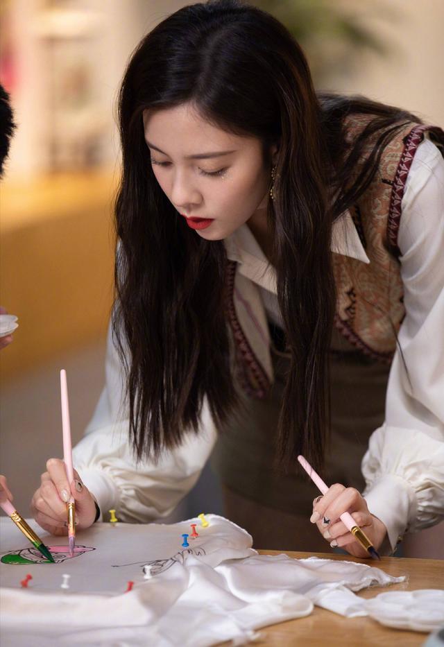 宋妍霏|宋妍霏助理手机上7个大字火了