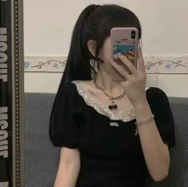 不露脸女生头像黑色系爸爸妈妈给我的不少不多刚刚好