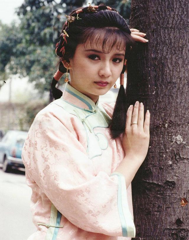 55岁香港女明星复出找工作曾华倩你没独自带过孩子你不懂