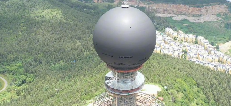 世界最大的人造月亮不在天上,而是在山上,位于贵州盘州市