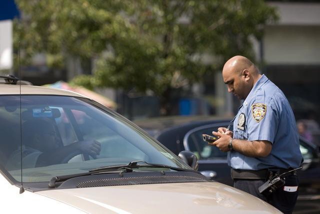 警察|士气低落消极怠工？纽约11岁女孩被暴力群殴，纽约警察袖手旁观