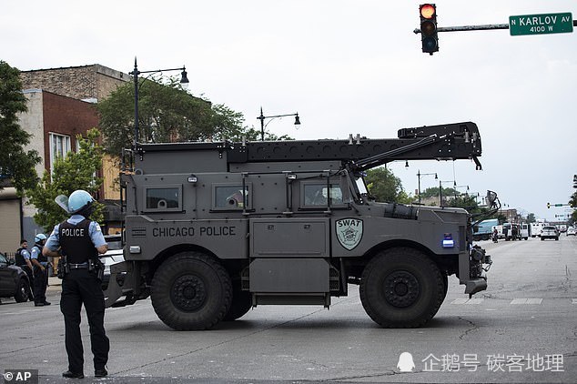 洛里·莱特富特|BLM黑人抗议者称“抢劫有理”：“抢劫是赔偿”