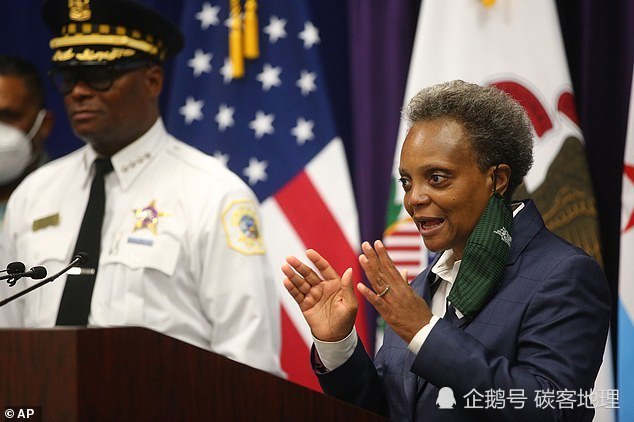 洛里·莱特富特|BLM黑人抗议者称“抢劫有理”：“抢劫是赔偿”