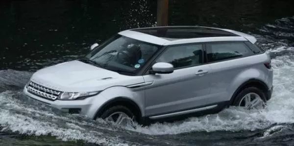 暴雨|较真丨下雨天汽车进水熄火了怎么办？专家教你4个操作挽救进水车