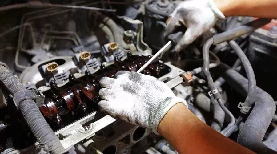 暴雨|较真丨下雨天汽车进水熄火了怎么办？专家教你4个操作挽救进水车