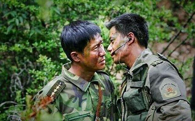 士兵突击面对对抗演习被俘的袁朗高城只给烟不给火到底为何