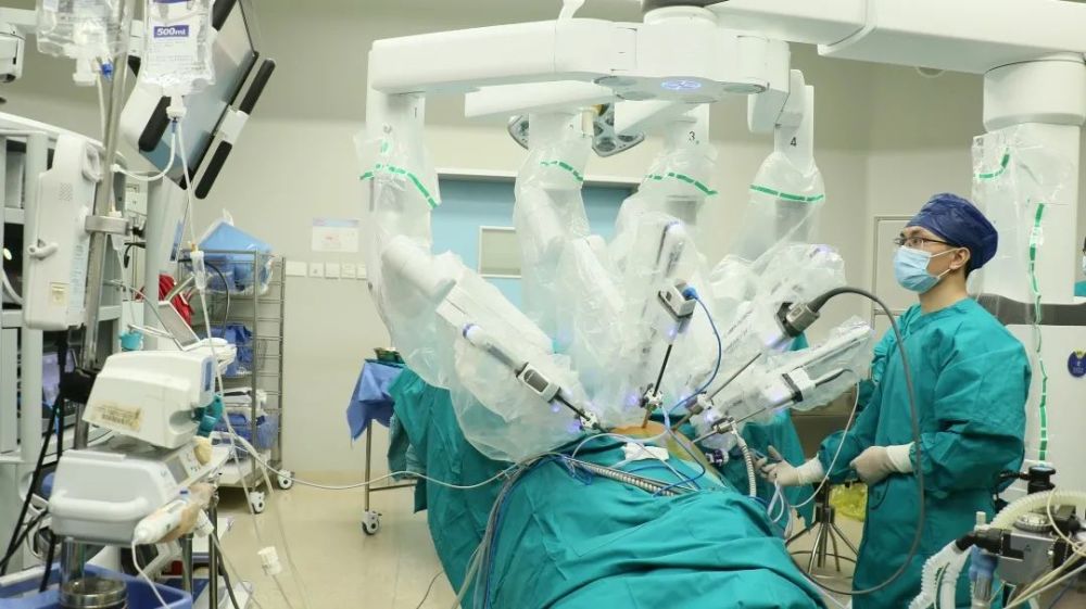 第四代达芬奇手术机器人在曙光医院正式"上岗"!_腾讯新闻