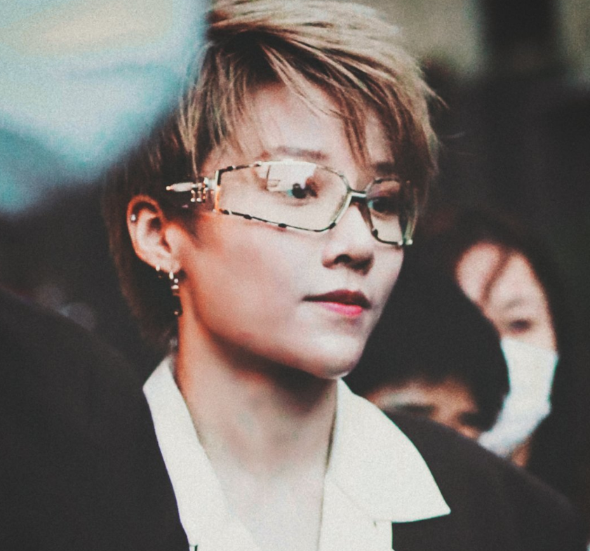 刘雨昕|刘雨昕下班照曝光，超近怼脸拍摄，皮肤状态我没看错吧