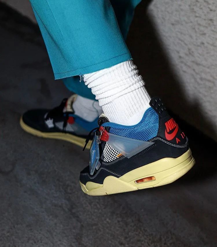 来看看jerry lorenzo的提前上脚效果!